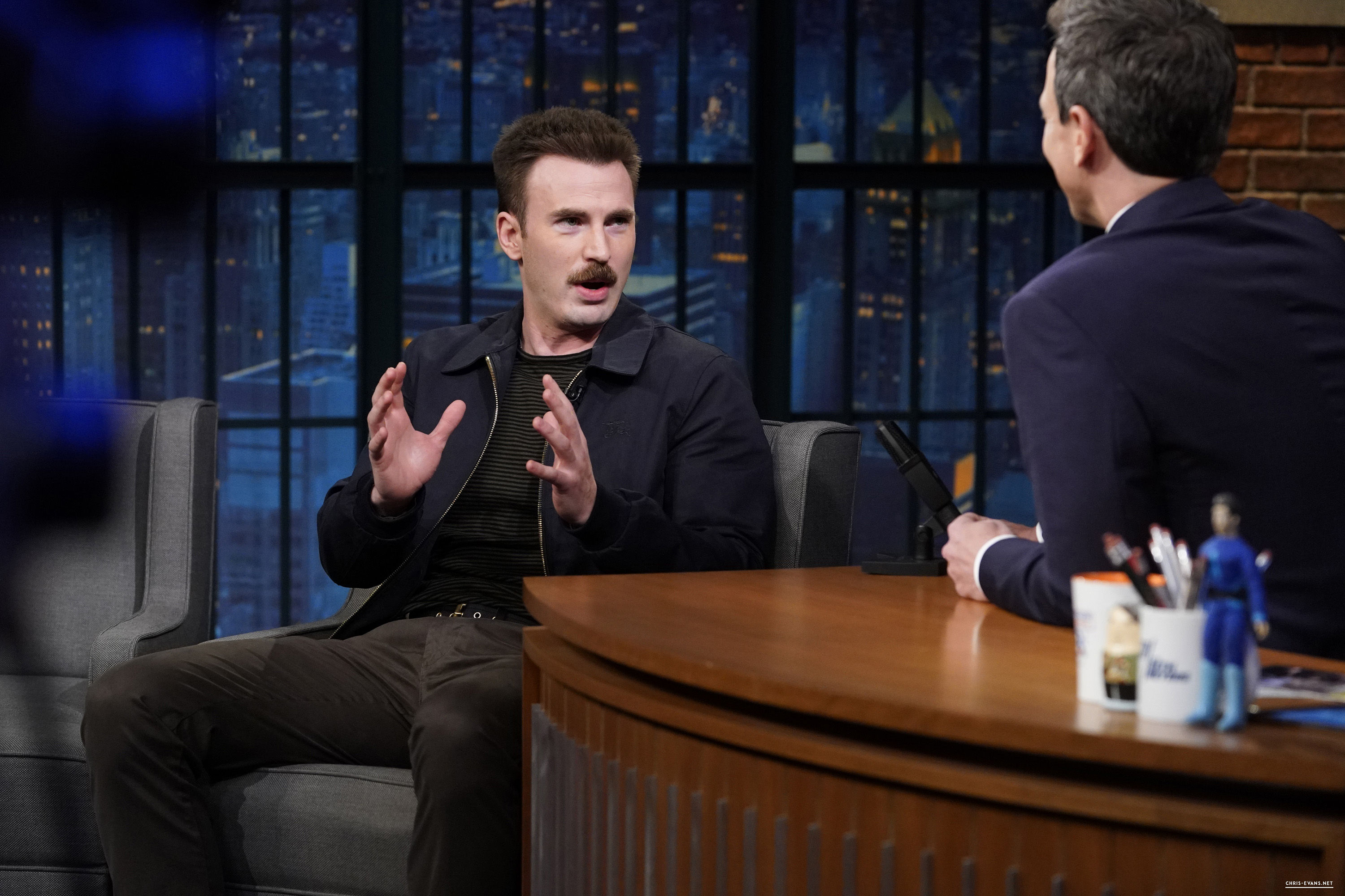http://chris-evans.net/photos/albums/Appearances/2018/04%2023%20Late%20Night%20with%20Seth%20Meyers/003.jpg