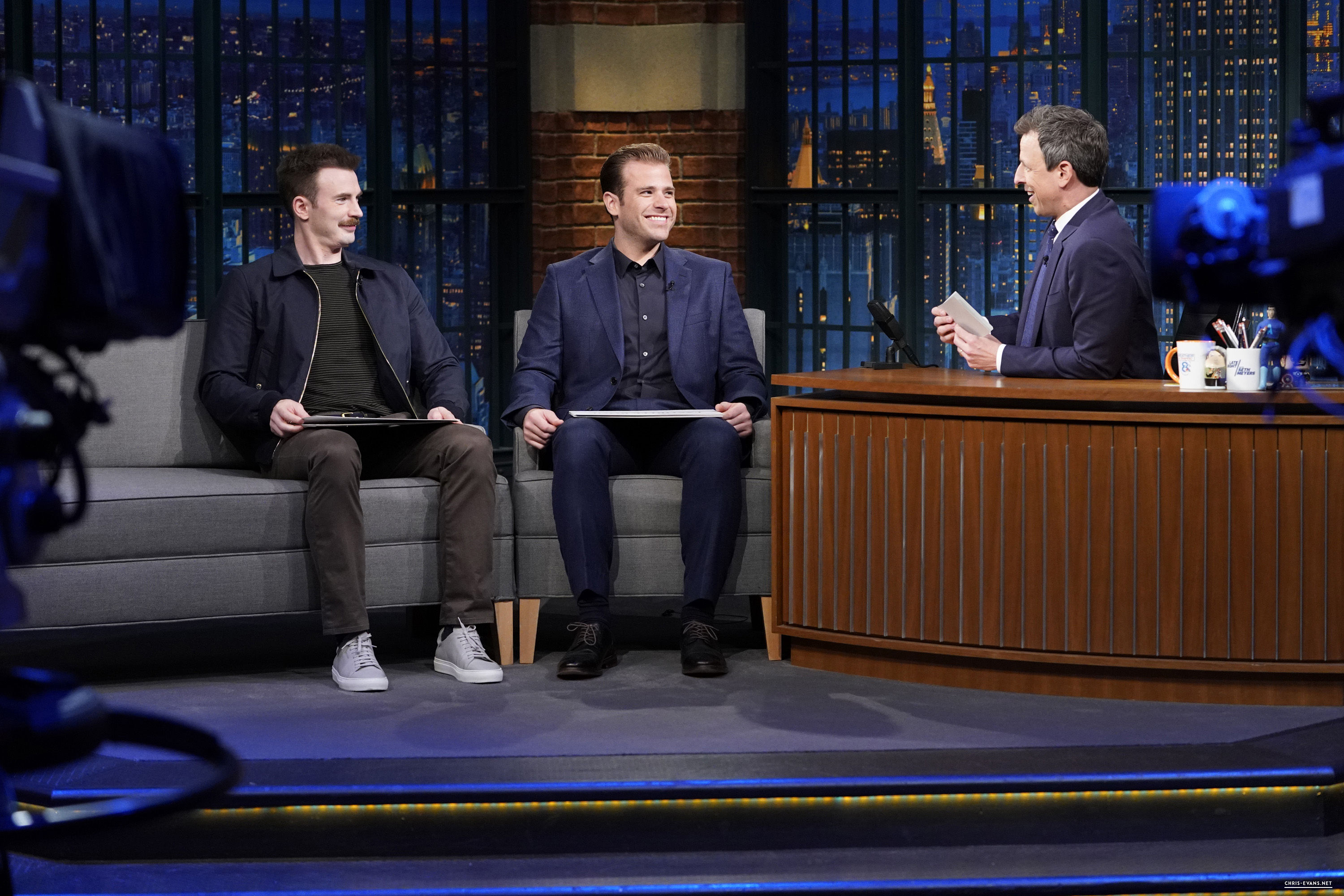 http://chris-evans.net/photos/albums/Appearances/2018/04%2023%20Late%20Night%20with%20Seth%20Meyers/007.jpg