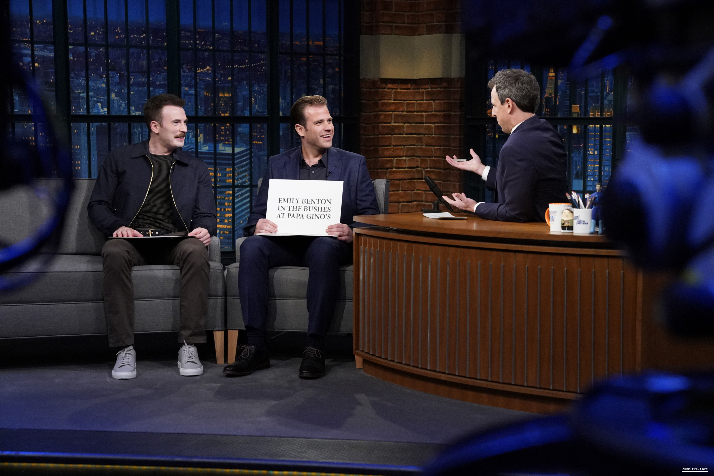 http://chris-evans.net/photos/albums/Appearances/2018/04%2023%20Late%20Night%20with%20Seth%20Meyers/009.jpg
